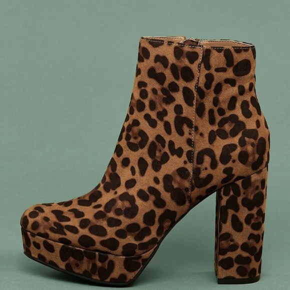 BAMBOO Shoes - Leopard Platform Ankle Booties